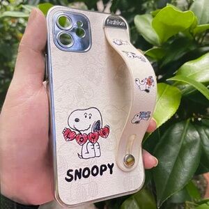 Snoopy Cream Phone Case with Strap
